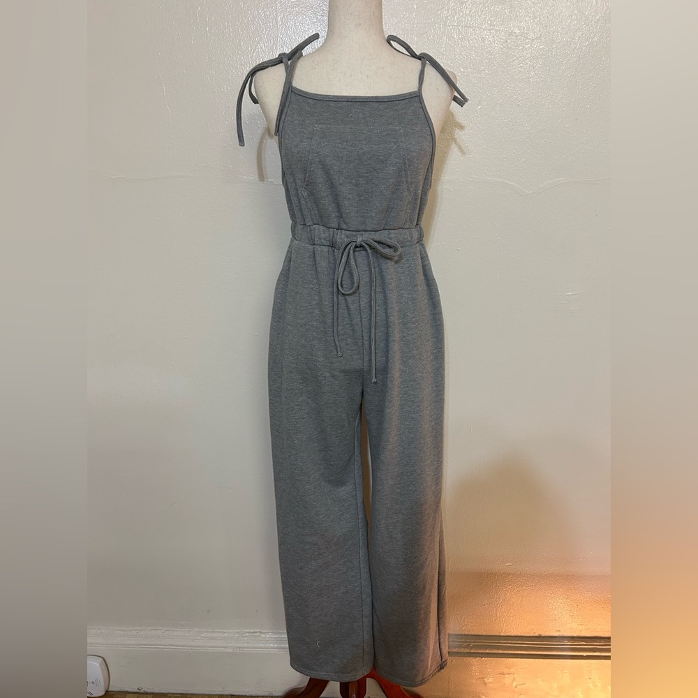BLUE BLUSH Gray Sleeveless Knit Jumpsuit
